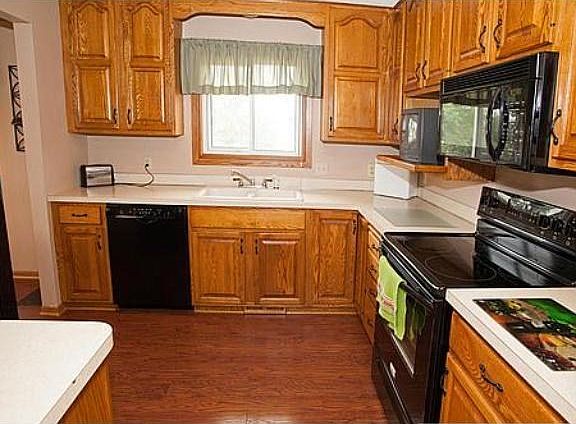 2nd image of 4211 Dakota Dr
