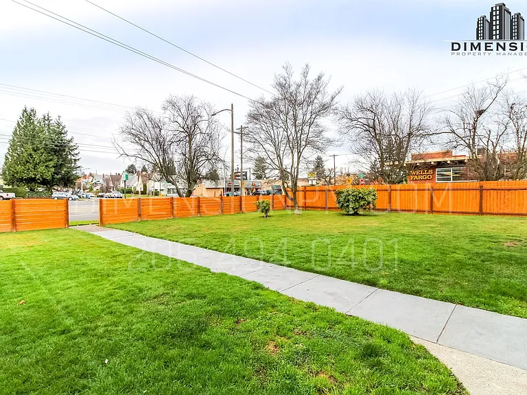 5401 Pacific Apartments — Photo 4