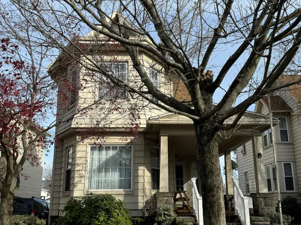527 E Market St, Scranton, PA 18509