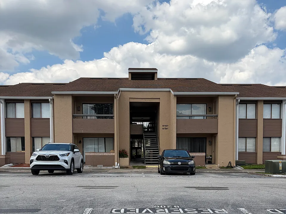 5169 Vineland Rd #B208