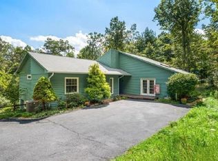 28 Little Chestnut Ln, Lyndhurst, VA 22952