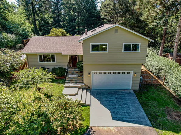 2185 Golf Course Rd, Bayside, CA 95524