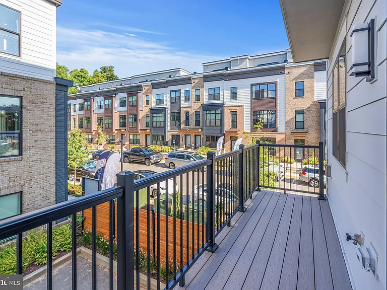 2038 Tysons Ridgeline Rd — Photo 41