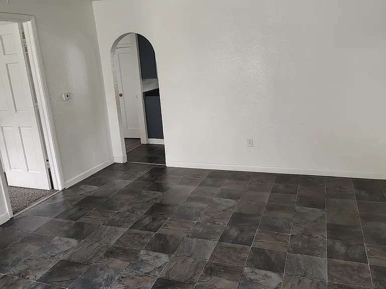 306 Birch Ave #306 — Photo 4