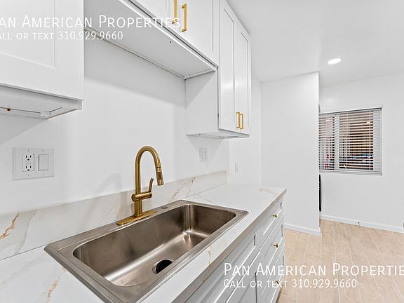 4th image of 555 Cherry Ave #6