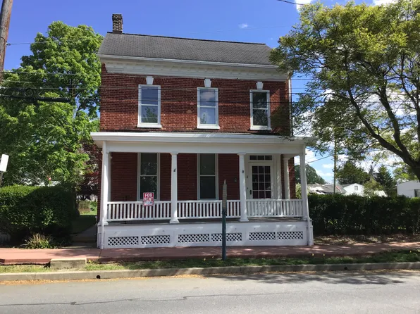 8 W High St, Maytown, PA 17550