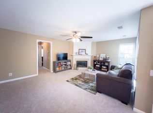 9242 Cardinal Forest Ln #201B, Lorton, VA 22079