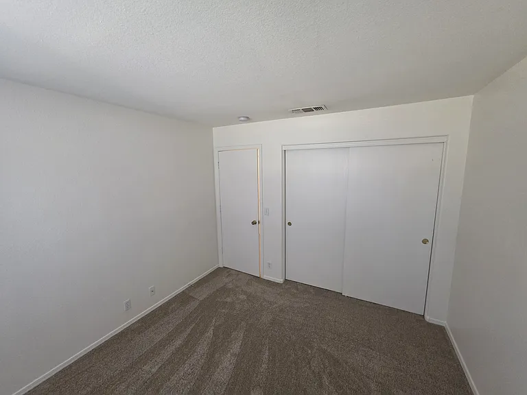 121 W Ivanhoe St — Photo 21