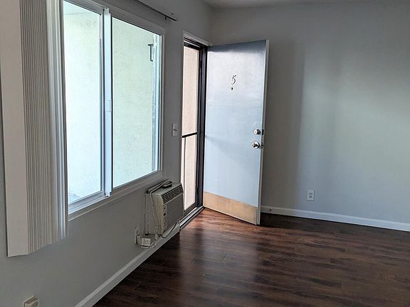 Entrance with wall a/c unit