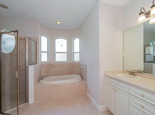 5845 Pine Ridge Cir, Vero Beach, FL 32967