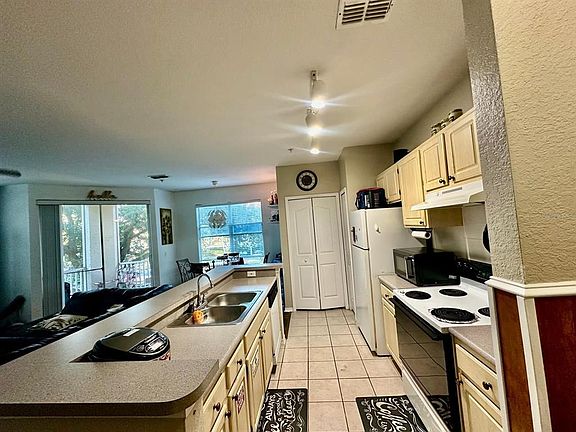 3rd image of 2718 MAITLAND CROSSING WAY #207