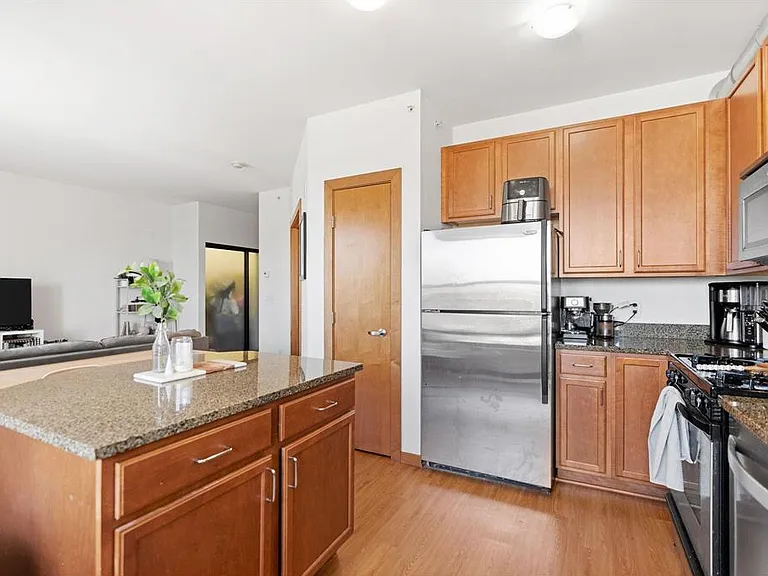 15 E Franklin Ave — Photo 11