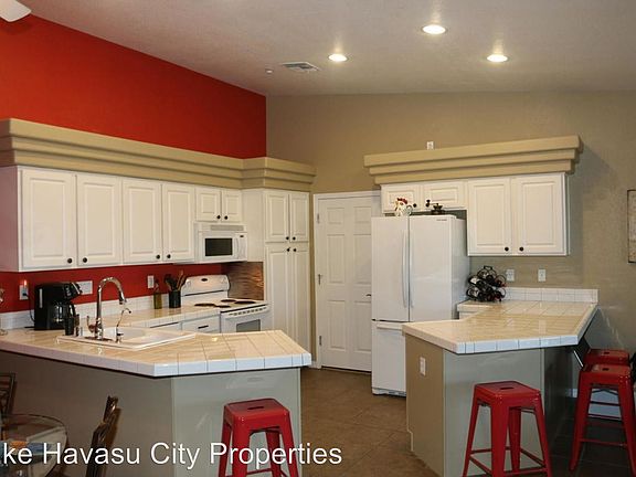 5th image of 3009 Winterhaven Dr Unit 101