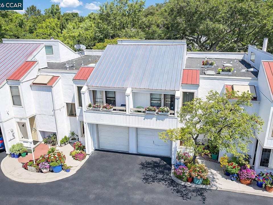 1st image of 130 Creekside Ct