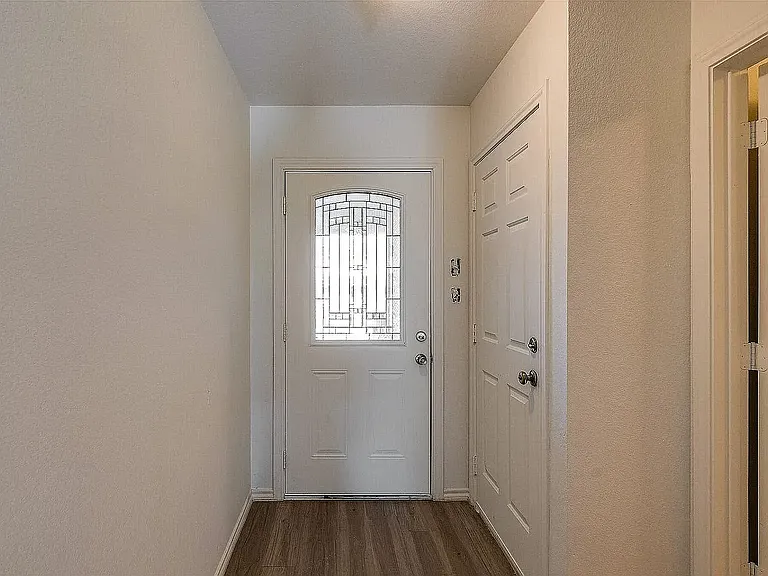 1115 Parkway Trl — Photo 9