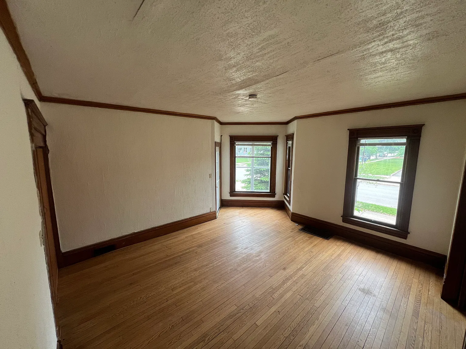 2 bed, $1,025 — Photo 3