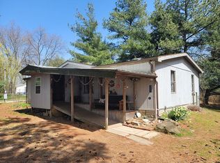 5830 Robbins Rd, Saint Francisville, IL 62460