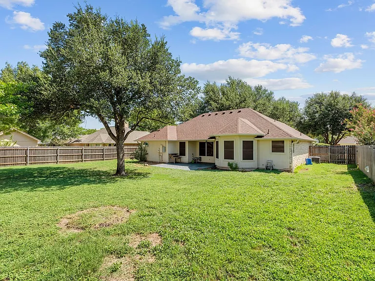 2604 Bluebonnet Valley Dr — Photo 30