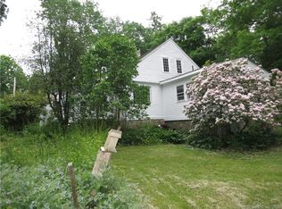 411 NW Corner Rd, North Stonington, CT 06359