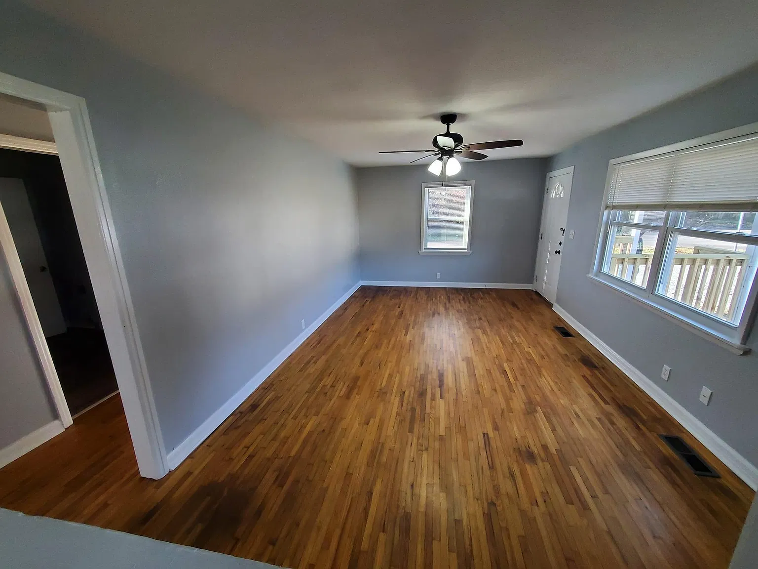252 S Moss Ave — Photo 3