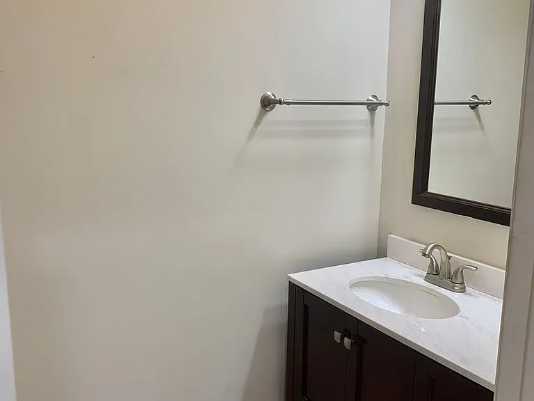 109 Ella St — Photo 8