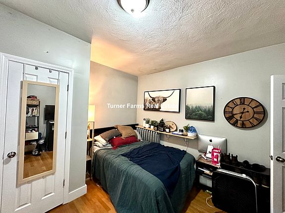 5th image of 109 Pleasant St #2R