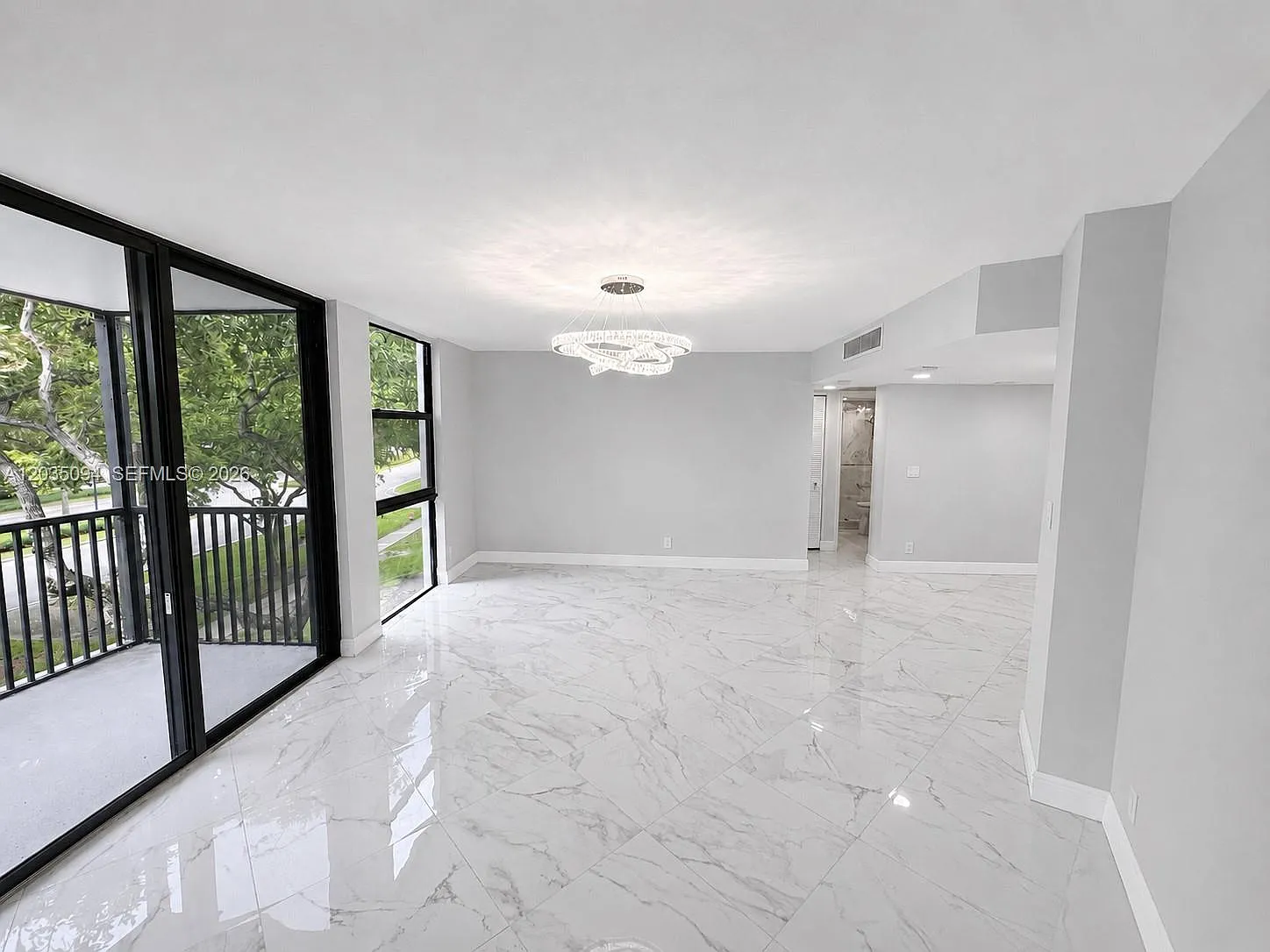 Bravura I Condo — Photo 3
