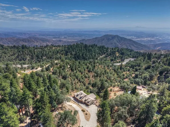 30607 Ferndale Dr, Running Springs, CA 92382