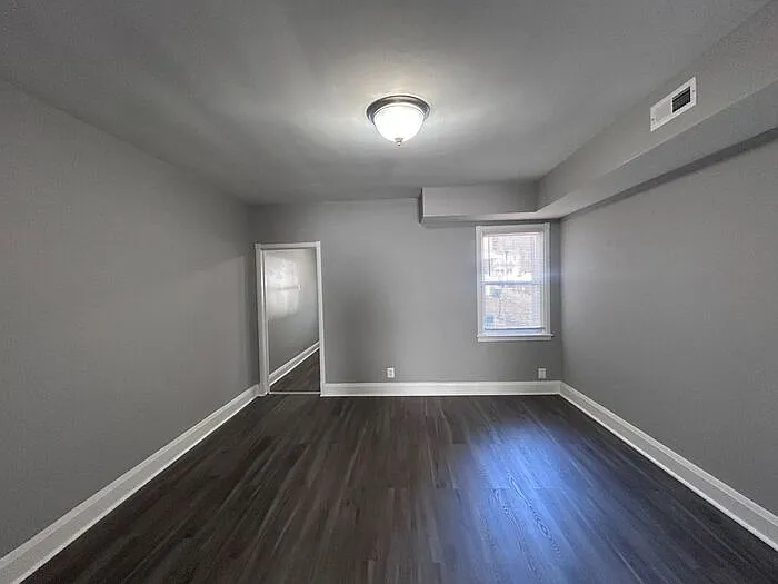 3 bed, 1.5 bath, $2,500 — Photo 3