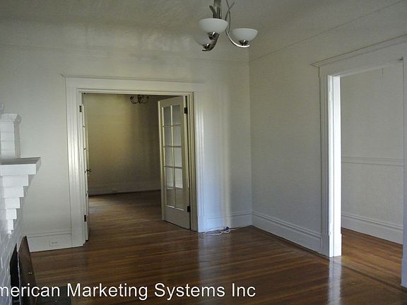 3rd image of 111 Laidley St