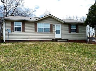 875 Lennox Rd, Clarksville, TN 37042