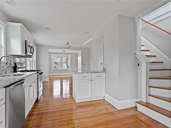 4th image of 11 Atlantic Ave