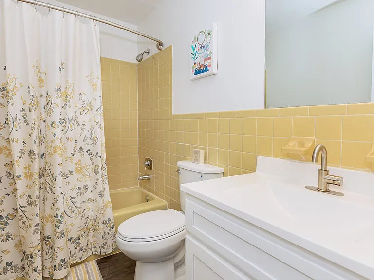 Rivers Edge Apartments — Photo 9
