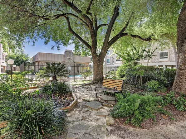 2209 S Braeswood Blvd #32-H, Houston, TX 77030