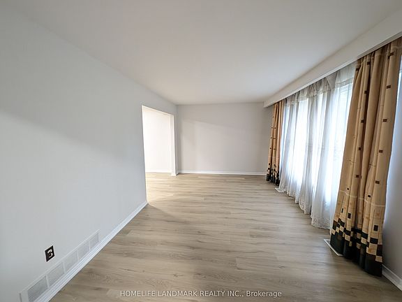 3rd image of 22 Threadneedle Cres