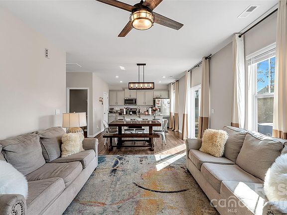 4th image of 124 Sequoia Forest Dr