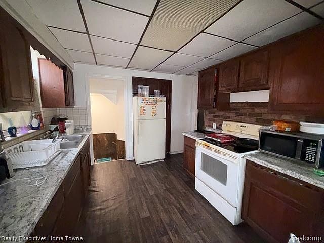 12566 Duchess St, photo 18