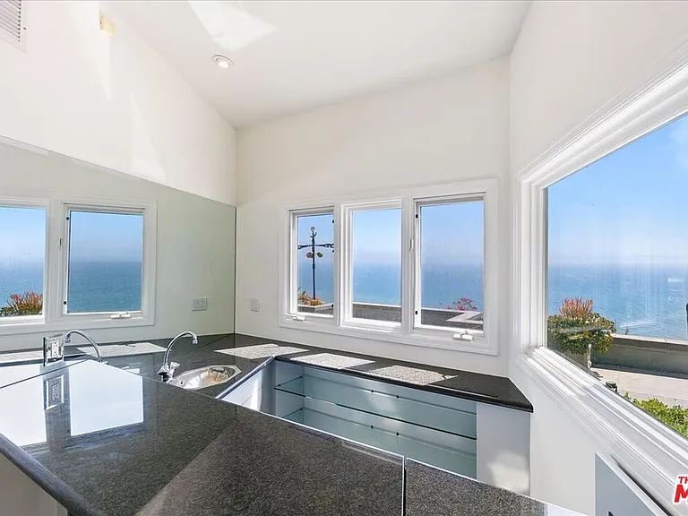18244 Coastline Dr — Photo 16