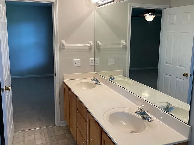 5603 Falls Ridge Ln — Photo 30