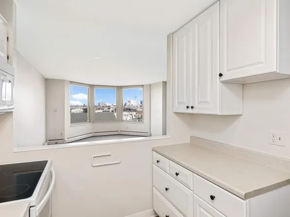 1425 W 28th St APT 516, Minneapolis, MN 55408