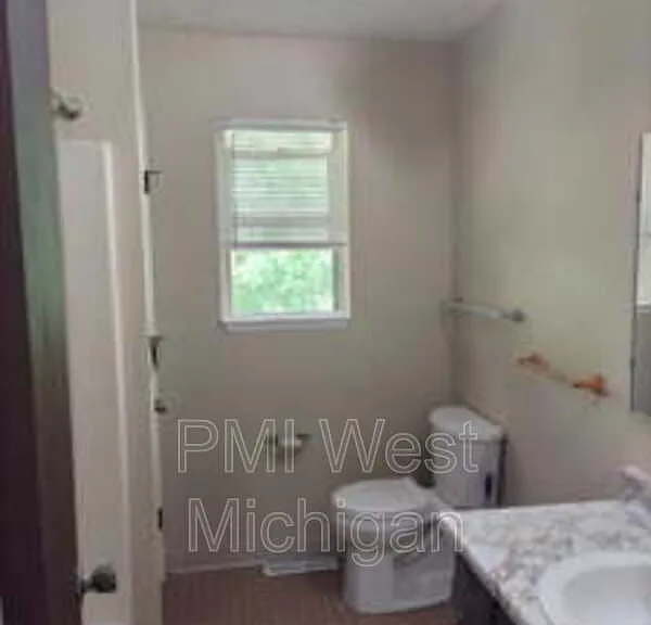 4258 Bond Ave #4 — Photo 11