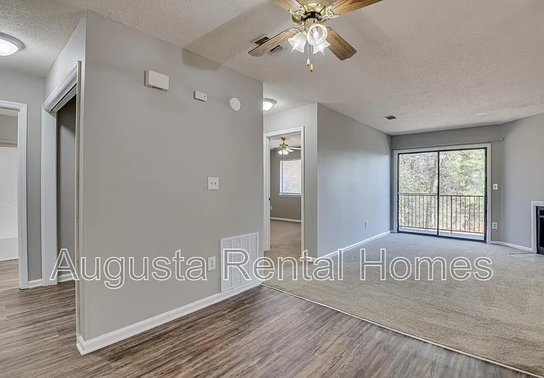 2812C Thomas Ln — Photo 7