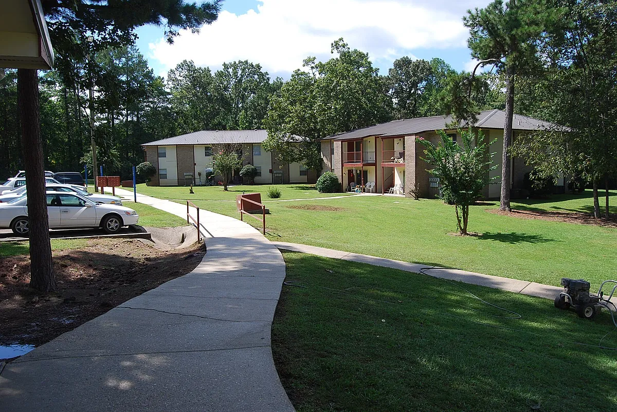 Photo 1 of 7 - 3131 Carl Morgan Rd - Moody, AL Primary Photo - 3131 Carl Morgan Rd