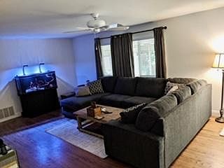 3rd image of 555 Westwood Ct