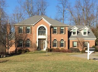 969 Paxton Lake Dr, Loveland, OH 45140