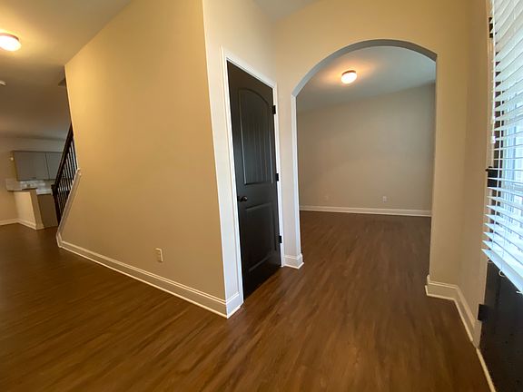5th image of 463 Cherry Creek Dr