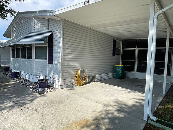 3rd image of 1204 Calusa Dr