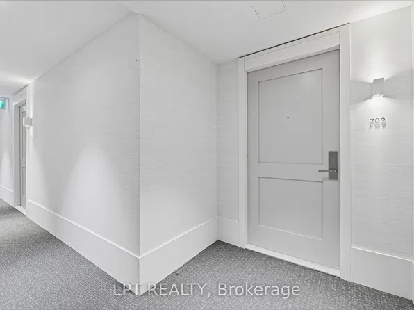 10 Gibbs Rd #709, Toronto, ON M9B 0E2