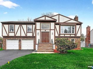 392 Mercer Ave, River Edge, NJ 07661