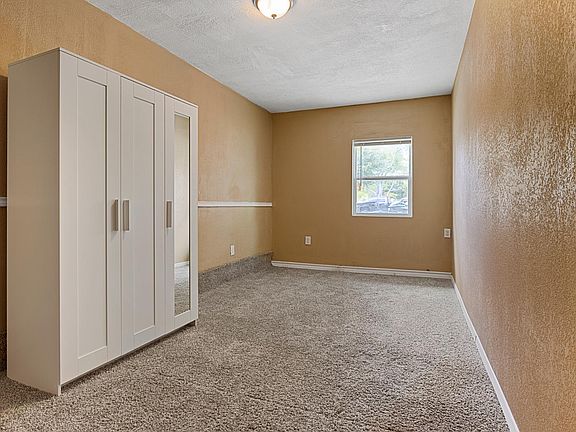5th image of 1011 S Ellison Dr